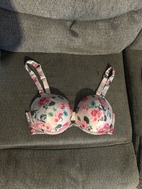 34D Victorias Secret Bling Push-up Bra